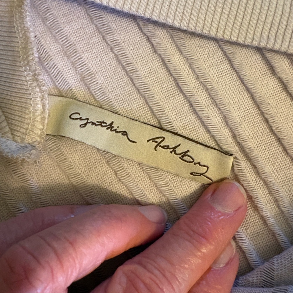 Cynthia Ashby Sleeveless Textured Knit Vest- Cream - Picture 2 of 6